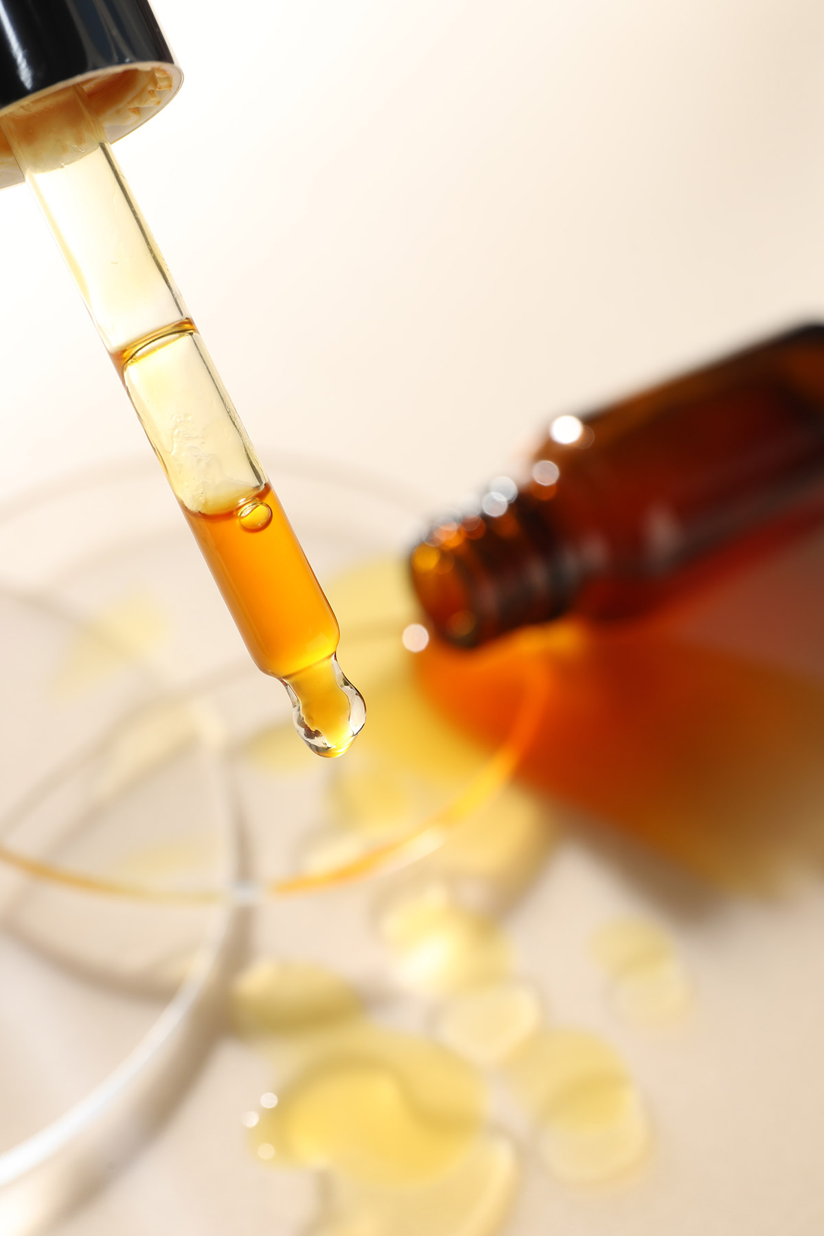 Kwas ferulowy – sekret promiennej, zdrowej skóry. Dla kogo i dlaczego warto go stosować?